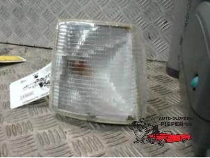 Gebruikte Pinker rechts Volkswagen Transporter/Caravelle T4 2.4 D Prijs € 15,75 Margeregeling aangeboden door Autosloperij Pieper BV