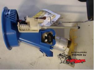 Begagnade Bensinpump BMW 3 serie (E36/4) 318iS 1.9 16V Pris € 47,25 Marginaltabell erbjuds av Autosloperij Pieper BV
