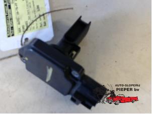 Gebruikte Luchtmassameter Ford Mondeo III 2.2 TDCi 16V Prijs € 36,75 Margeregeling aangeboden door Autosloperij Pieper BV