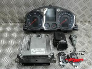 Używane Zestaw zamków Volkswagen Passat Variant 4Motion (3C5) 2.0 TDI 16V 170 Cena € 183,75 Procedura marży oferowane przez Autosloperij Pieper BV