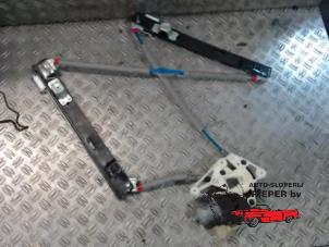 Gebruikte Ruitmechaniek 4Deurs links-achter Ford B-Max (JK8) 1.0 EcoBoost 12V 100 Prijs € 52,50 Margeregeling aangeboden door Autosloperij Pieper BV