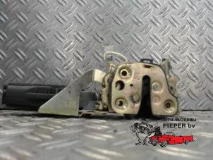 Begagnade Dörrlåsmekanism, 2-dörrars, vänster Opel Calibra Pris € 26,25 Marginaltabell erbjuds av Autosloperij Pieper BV