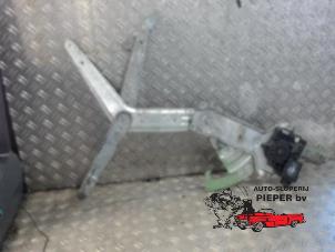 Begagnade Fönstermekanism, 2-dörrars, vänster fram Opel Calibra 2.5 V6 24V Pris € 36,75 Marginaltabell erbjuds av Autosloperij Pieper BV