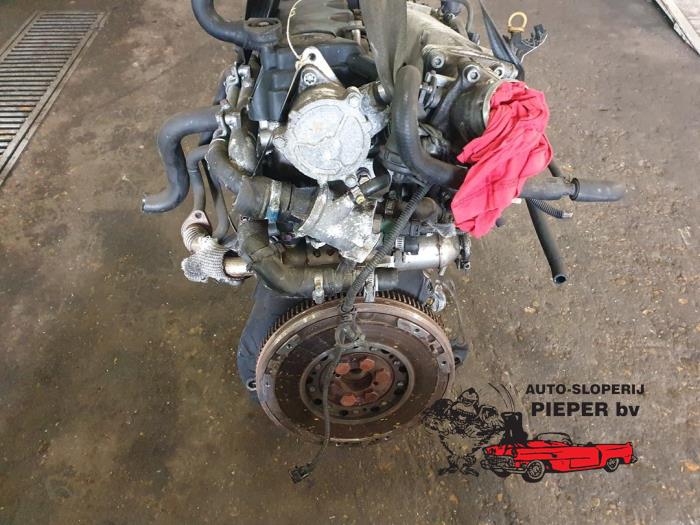 Motor van een Alfa Romeo 147 (937) 1.9 JTDM 2005