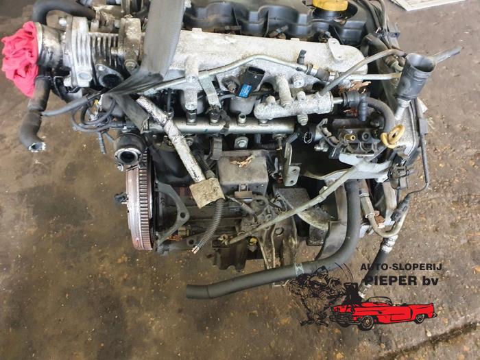 Motor van een Alfa Romeo 147 (937) 1.9 JTDM 2005