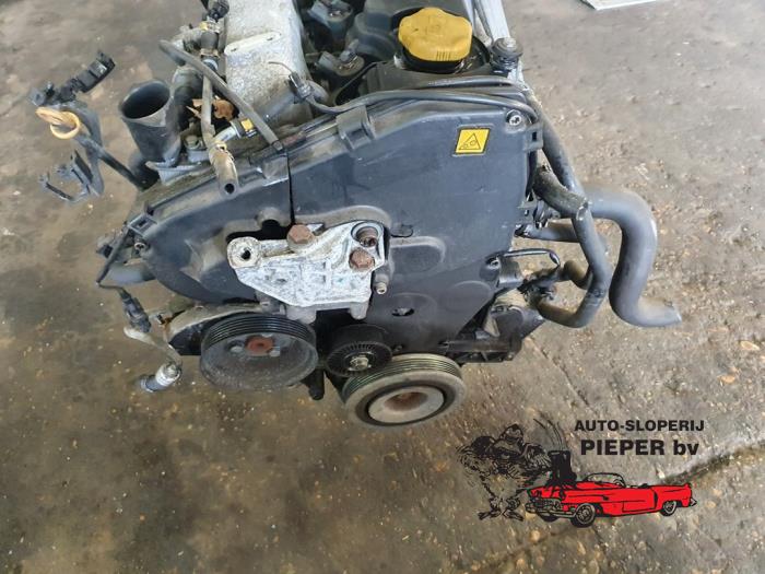 Motor van een Alfa Romeo 147 (937) 1.9 JTDM 2005