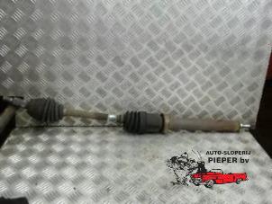 Begagnade Drivaxel, höger fram Mazda 2 (NB/NC/ND/NE) 1.4 16V Pris € 36,75 Marginaltabell erbjuds av Autosloperij Pieper BV