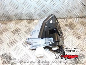 Nieuwe Deurslot Mechaniek 4Deurs rechts-voor Seat Leon Prijs € 78,75 Inclusief btw aangeboden door Autosloperij Pieper BV