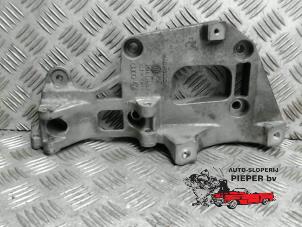 Begagnade Övre fäste, generator Seat Altea (5P1) 1.6 Pris på förfrågan erbjuds av Autosloperij Pieper BV