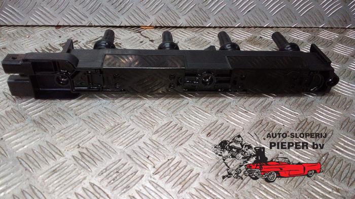 Bobine van een Peugeot 206 (2A/C/H/J/S) 2.0 GTI 16V 2001
