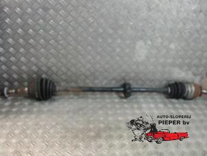 Gebruikte Aandrijfas rechts-voor Opel Astra G Caravan (F35) 1.6 16V Prijs op aanvraag aangeboden door Autosloperij Pieper BV