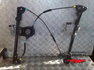 Gebruikte Ruitmechaniek 2Deurs rechts-voor Volkswagen Golf III Cabrio (1E) 1.8 Prijs op aanvraag aangeboden door Autosloperij Pieper BV