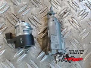 Używane Zestaw zamków Skoda Fabia II Combi 1.2 TDI 12V Greenline Cena na żądanie oferowane przez Autosloperij Pieper BV