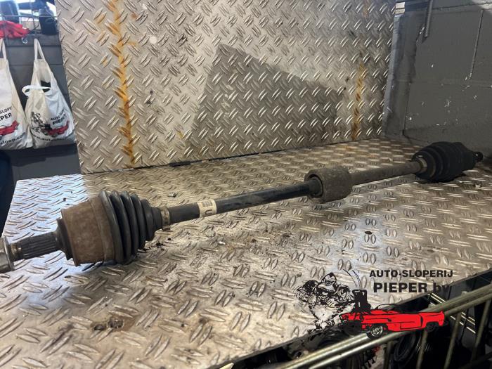 Drivaxel, höger fram från en Opel Corsa D 1.2 16V 2008