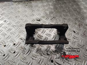 Begagnade Hållare, främre bromsok, höger Suzuki Splash 1.2 16V Pris € 26,25 Marginaltabell erbjuds av Autosloperij Pieper BV