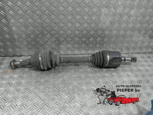 Begagnade Drivaxel, vänster fram Chevrolet Captiva (C100) 2.4 16V 4x4 Pris på förfrågan erbjuds av Autosloperij Pieper BV