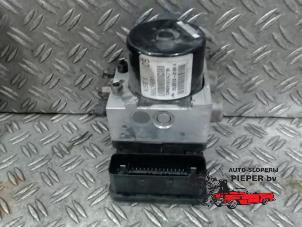 Używane Pompa ABS Chevrolet Captiva (C100) 2.4 16V 4x4 Cena € 236,25 Procedura marży oferowane przez Autosloperij Pieper BV