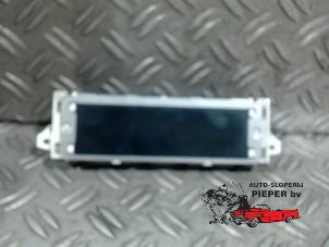 Gebruikte Display Interieur Peugeot 308 SW (4E/H) 1.6 VTI 16V Prijs op aanvraag aangeboden door Autosloperij Pieper BV