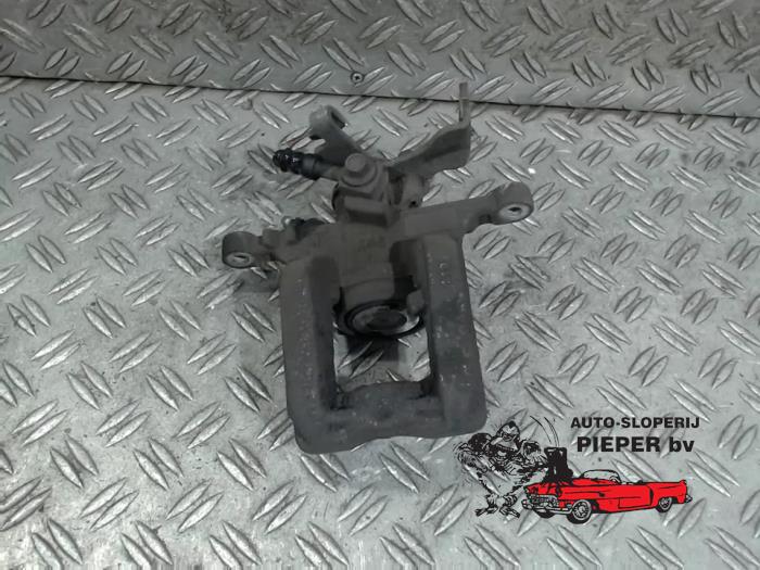 Remklauw (Tang) links-achter van een Opel Zafira Tourer (P12) 1.6 CDTI 16V ecoFLEX 136 2015