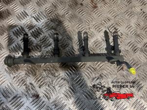 Begagnade Bränsleinsprutningsmunstycke Opel Antara (LA6) 2.4 16V 4x4 Pris € 157,50 Marginaltabell erbjuds av Autosloperij Pieper BV