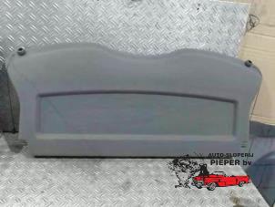 Gebruikte Hoedenplank Ford Fiesta 5 (JD/JH) 1.3 Prijs op aanvraag aangeboden door Autosloperij Pieper BV