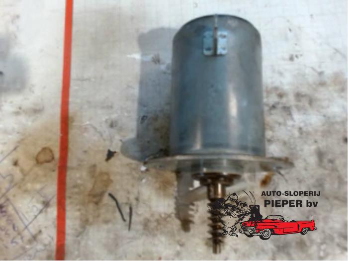 Nokkenas Verstelling van een BMW 5 serie (E60) 523i 24V 2005