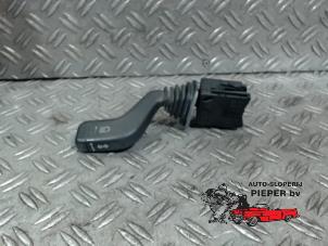 Gebruikte Richtingaanwijzer Schakelaar Opel Combo (Corsa C) 1.3 CDTI 16V Prijs op aanvraag aangeboden door Autosloperij Pieper BV