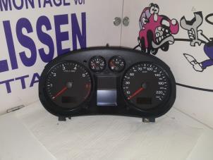 Gebruikte Instrumentenpaneel Audi A2 (8Z0) 1.4 16V Prijs € 78,75 Margeregeling aangeboden door Zelissen V.O.F. autodemontage