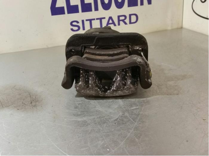 Remklauw (Tang) links-achter van een Opel Insignia Sports Tourer 1.6 CDTI 16V 136 2017