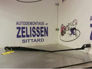 Begagnade Främre torkararm Volkswagen Passat CC (357) 2.0 TDI 16V 135 Pris € 21,00 Marginaltabell erbjuds av Zelissen V.O.F. autodemontage