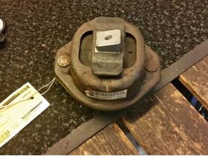 Używane Wspornik silnika BMW 7 serie (E65/E66/E67) 735i,Li 3.6 V8 32V Cena € 78,75 Procedura marży oferowane przez Zelissen V.O.F. autodemontage