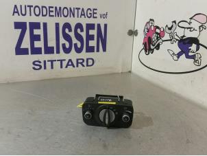 Gebruikte Licht Schakelaar Ford Mondeo IV Wagon 1.6 TDCi 16V Prijs € 52,50 Margeregeling aangeboden door Zelissen V.O.F. autodemontage