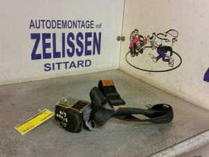 Begagnade Främre säkerhetsbälte, höger Volkswagen Golf II (19E) 1.8i Pris € 31,50 Marginaltabell erbjuds av Zelissen V.O.F. autodemontage
