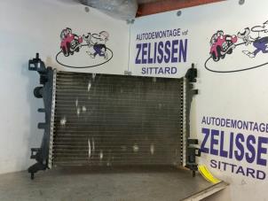 Gebruikte Radiateur Opel Corsa D 1.4 16V Twinport Prijs € 36,75 Margeregeling aangeboden door Zelissen V.O.F. autodemontage