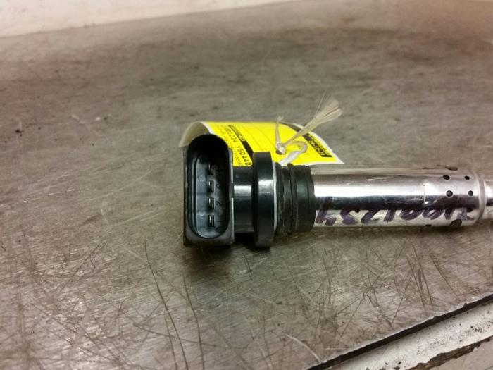 Tändspole från en Volkswagen Polo IV (9N1/2/3) 1.2 12V 2002