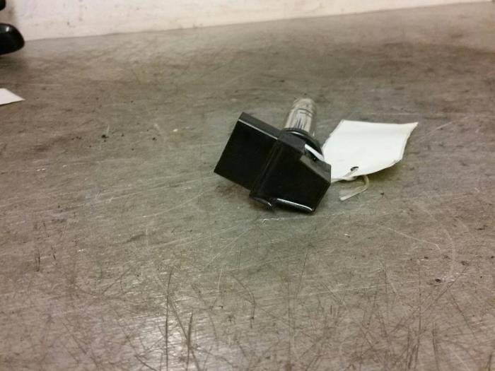 Tändspole från en Volkswagen Polo IV (9N1/2/3) 1.2 12V 2002