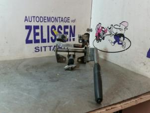 Gebruikte Handrem Mechaniek Peugeot Partner Tepee (7A/B/C/D/E/F/G/J/P/S) 1.6 HDiF 90 16V Phase 1 Prijs € 42,00 Margeregeling aangeboden door Zelissen V.O.F. autodemontage