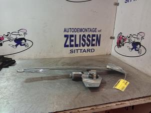 Begagnade Fönstermekanism, 2-dörrars, höger fram Peugeot Partner Tepee (7A/B/C/D/E/F/G/J/P/S) 1.6 HDiF 90 16V Phase 1 Pris € 47,25 Marginaltabell erbjuds av Zelissen V.O.F. autodemontage