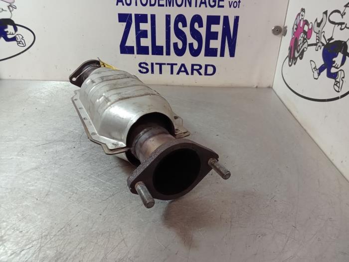 Katalytisk avgasrenare från en Mitsubishi Carisma 1.8 GDI 16V 2000