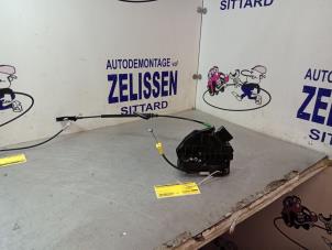 Begagnade Dörrmekanism, 4-dörrars, höger bak Ford Fiesta 6 (JA8) 1.25 16V Pris € 52,50 Marginaltabell erbjuds av Zelissen V.O.F. autodemontage