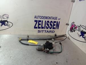 Gebruikte Ruitmechaniek 4Deurs links-voor Nissan Almera Tino (V10M) 2.2 Di 16V Prijs € 47,25 Margeregeling aangeboden door Zelissen V.O.F. autodemontage