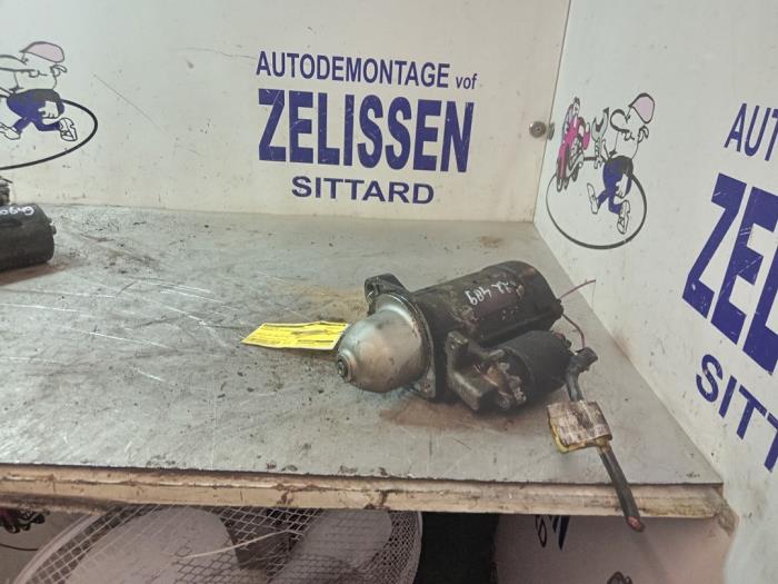 Startmotor från en Mercedes-Benz ML I (163) 270 2.7 CDI 20V 2001