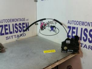 Gebruikte Deurslot Mechaniek 4Deurs links-voor Opel Corsa D 1.3 CDTi 16V ecoFLEX Prijs € 31,50 Margeregeling aangeboden door Zelissen V.O.F. autodemontage