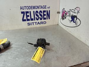 Begagnade Vattenpump Renault Megane III Grandtour (KZ) 1.4 16V TCe 130 Pris € 42,00 Marginaltabell erbjuds av Zelissen V.O.F. autodemontage