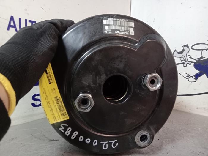 Bromsservo från en Opel Insignia Sports Tourer 1.8 16V Ecotec 2009