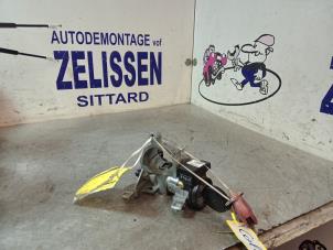 Używane Stacyjka + Kluczyk Mitsubishi Colt (Z2/Z3) 1.1 12V Cena € 42,00 Procedura marży oferowane przez Zelissen V.O.F. autodemontage