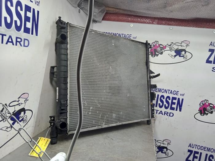 Kylare från en Mercedes-Benz ML I (163) 270 2.7 CDI 20V 2001