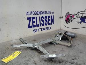 Begagnade Fönstermekanism, 4-dörrars, höger fram Opel Astra H (L48) 1.6 16V Twinport Pris € 42,00 Marginaltabell erbjuds av Zelissen V.O.F. autodemontage