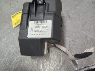 Begagnade Tändningslås + nyckel Alfa Romeo 159 Sportwagon (939BX) 1.9 JTDm Pris € 157,50 Marginaltabell erbjuds av Zelissen V.O.F. autodemontage