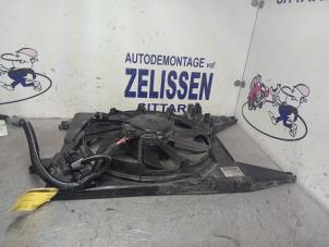 Używane Wentylator Dacia Sandero I (BS) 1.2 16V Cena € 68,25 Procedura marży oferowane przez Zelissen V.O.F. autodemontage